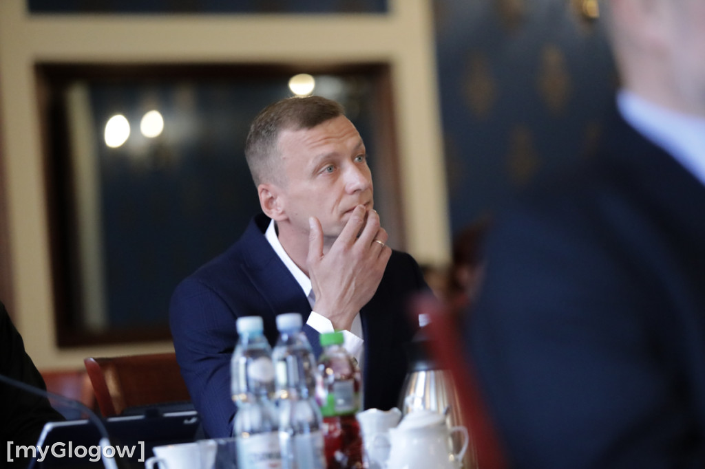 Sesja w Głogowie i dyskusja o cenach śmieci