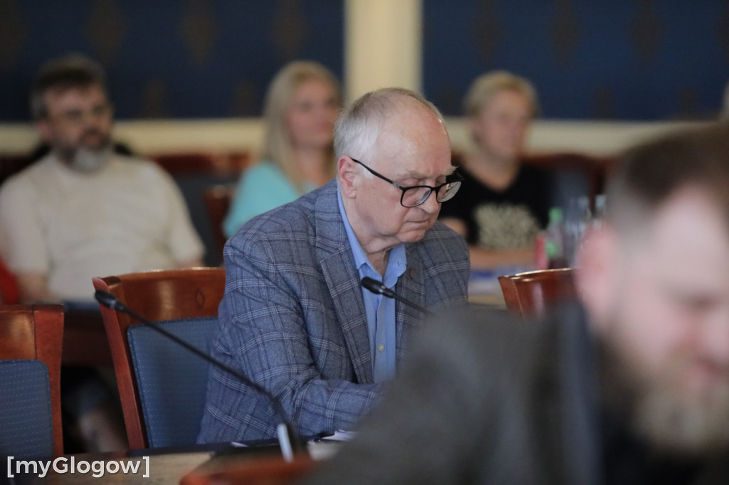 Sesja w Głogowie i dyskusja o cenach śmieci