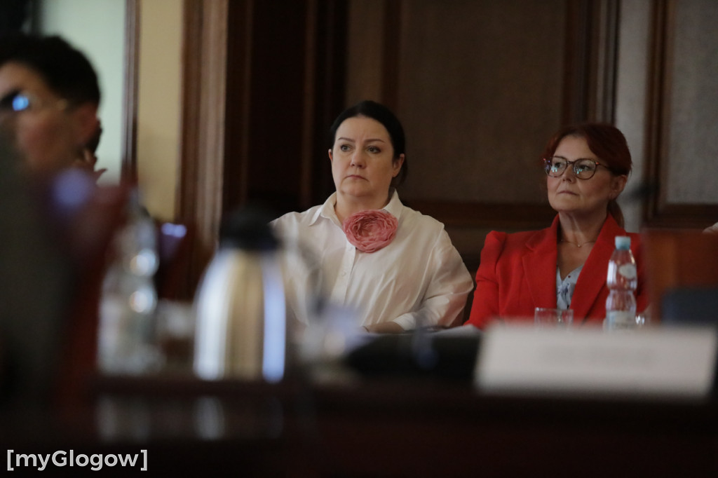 Sesja w Głogowie i dyskusja o cenach śmieci