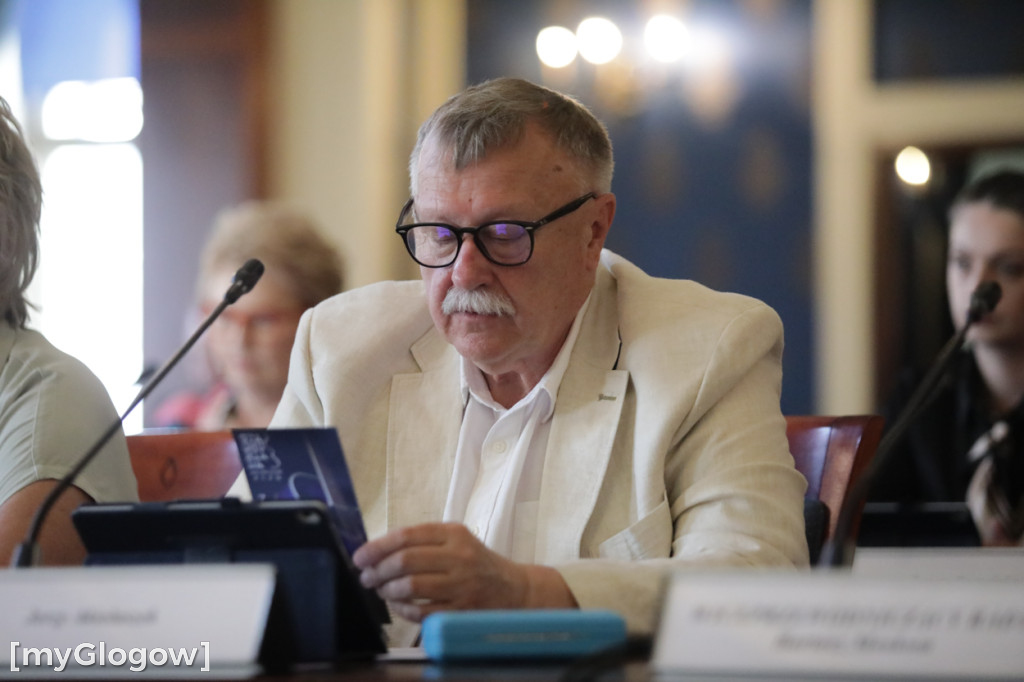 Sesja w Głogowie i dyskusja o cenach śmieci