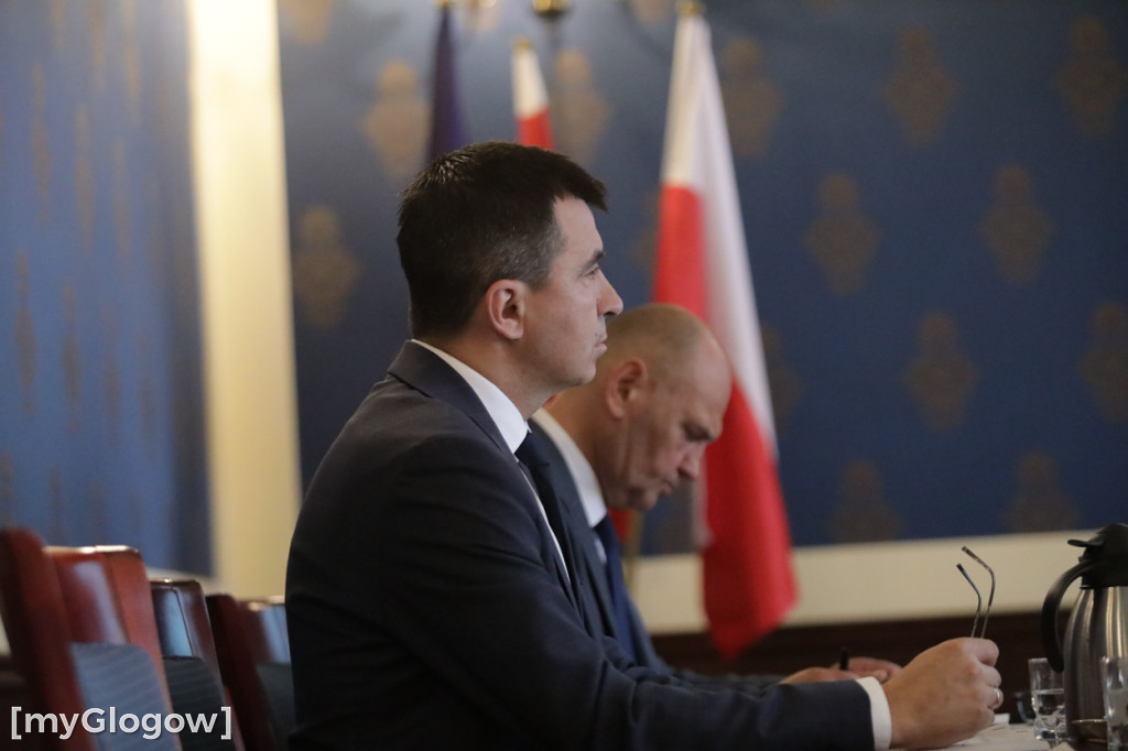 Sesja w Głogowie i dyskusja o cenach śmieci