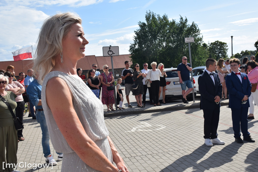 Polonez ósmoklasistów w Jerzmanowej
