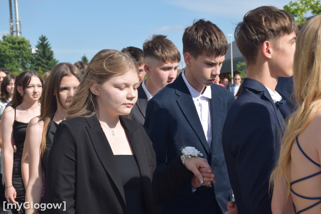 Polonez ósmoklasistów w Jerzmanowej