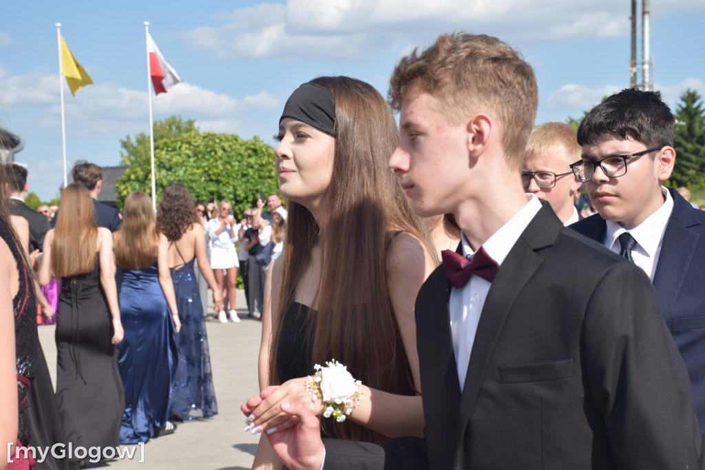 Polonez ósmoklasistów w Jerzmanowej