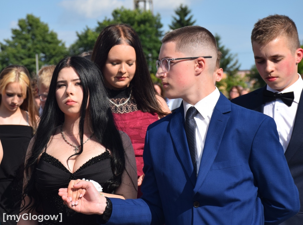 Polonez ósmoklasistów w Jerzmanowej