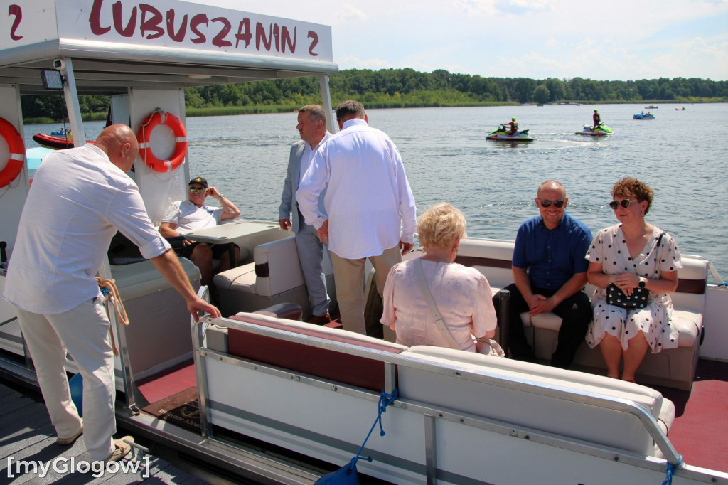 Ślub na jeziorze