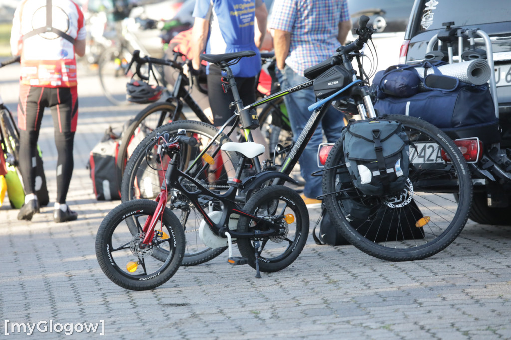 Pielgrzymi ruszyli rowerami do Częstochowy