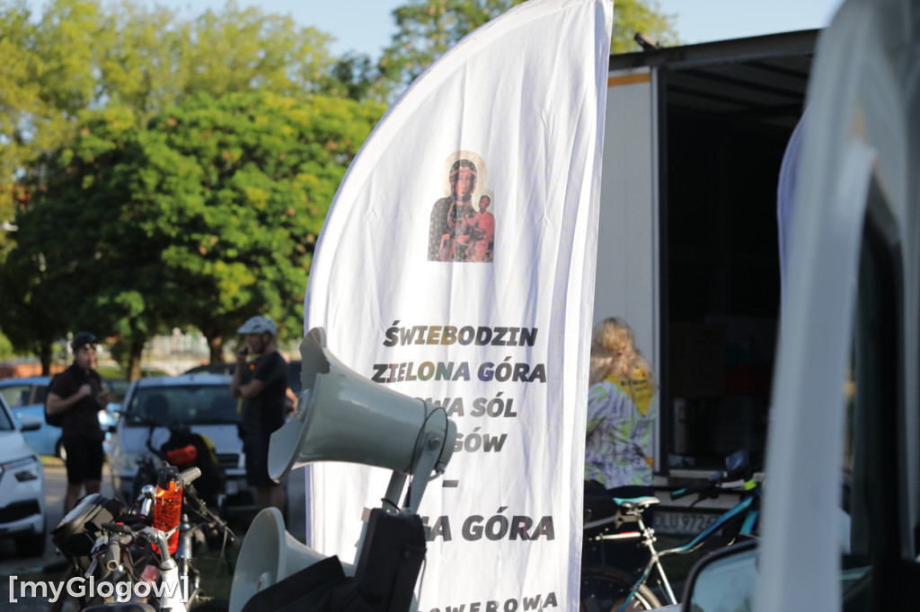 Pielgrzymi ruszyli rowerami do Częstochowy