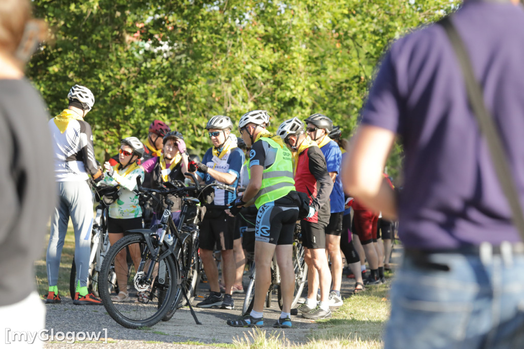 Pielgrzymi ruszyli rowerami do Częstochowy