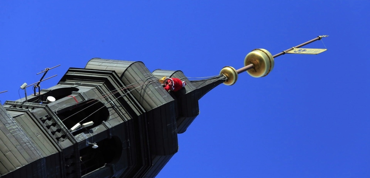 Czapka świętego Mikołaja już  na głogowskim ratuszu!