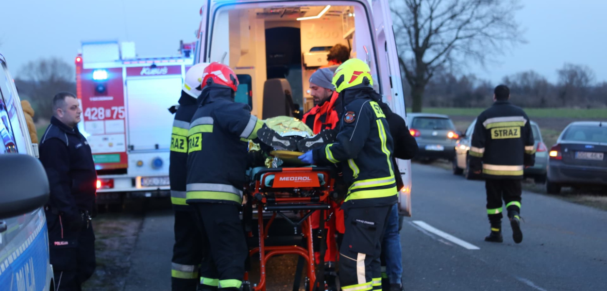Wyleciał z drogi jak z procy! Kierowca opla był na podwójnym gazie