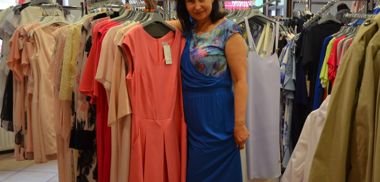 Trudno się oprzeć takim sukienkom... A można je znaleźć na starówce. W świetnych c