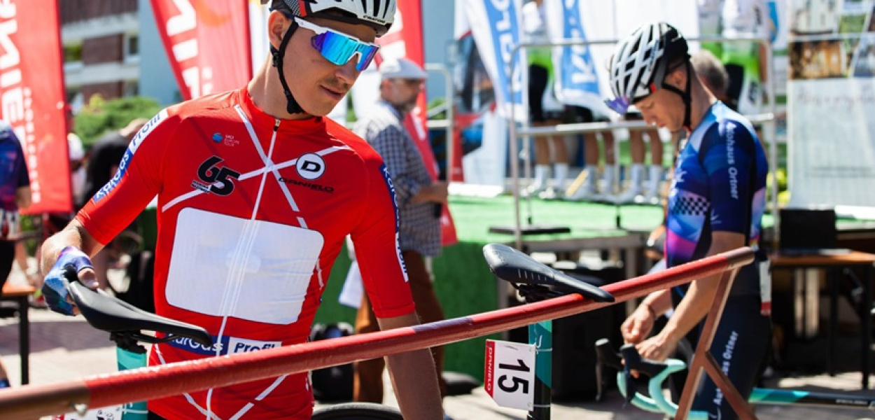 Paweł Szóstka świetnie pojechał. Co słychać u "naszego" kolarza?