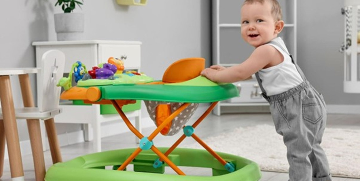 Chcesz kupić skoczek dla dziecka? Poznaj opinie rodziców