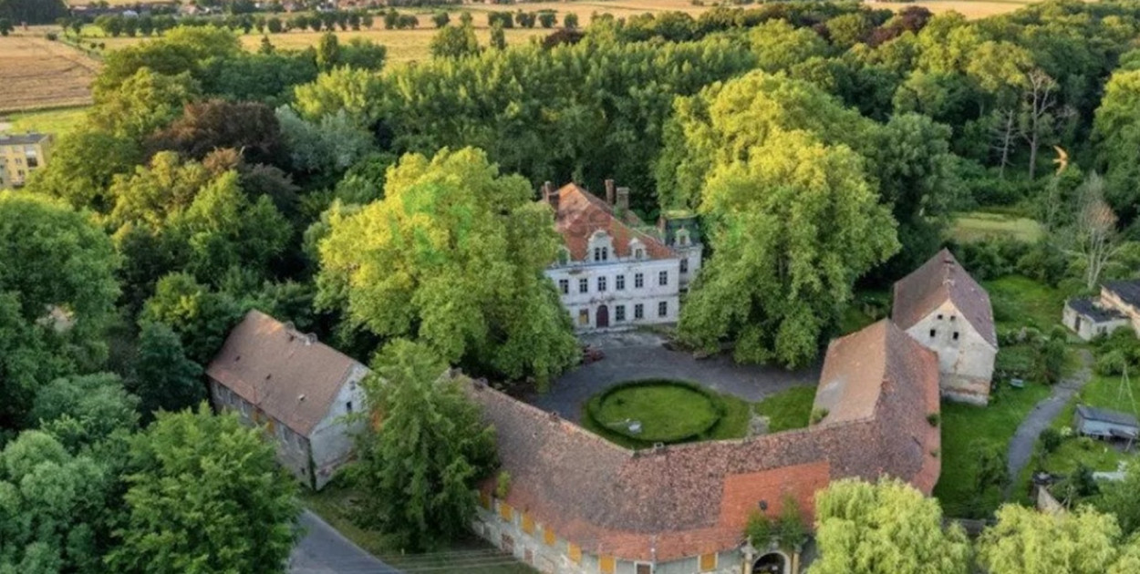 Na pałac w Szczepowie koło Głogowa są chętni, ale niemajętni
