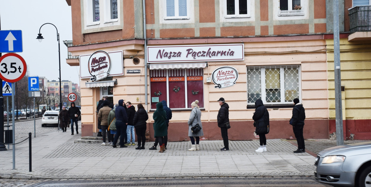 Poranek w Głogowie rozpoczął się od kolejki