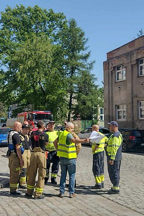 Zapach gazu na starówce w Głogowie. Straż szuka źródła-5434
