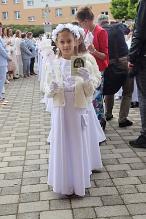 Pierwsza Komunia w parafii Św Miłosiedzia-7072