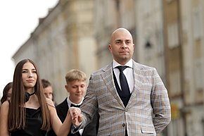 Ósmoklasiści (SP 12 w Głogowie) zatańczyli-7120