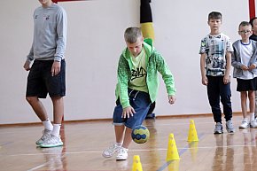 Zajęcia z piłki ręcznej w SP 7 w Głogowie-7362