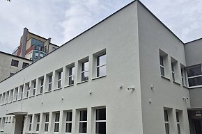Kończy się remont miejskiej biblioteki-7507