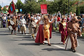 Korowód ulicami miasta-7729