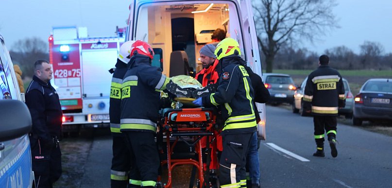 Wyleciał z drogi jak z procy! Kierowca opla był na podwójnym gazie