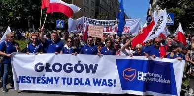 Głogowianie na marszu w Warszawie. Szli z dużym banerem-148163