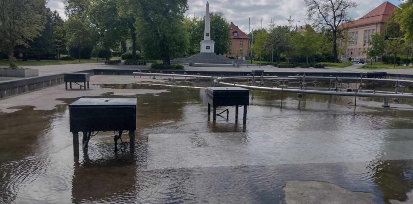 W najładniejszej fontannie Głogowa pojawiła się woda - 156174