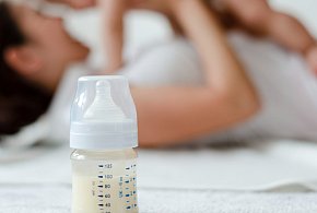 Groźna bakteria w mleku dla niemowląt. Nie podawaj dzieciom!-156566
