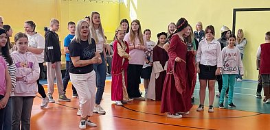 W dziewiątce w Głogowie tańczyli dla Adasia-168554