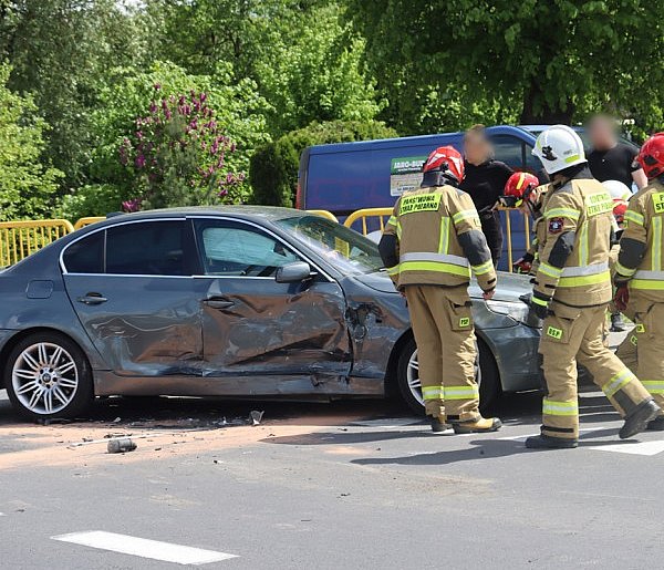 Zderzenie dwóch aut w Nielubi. Znów niebezpiecznie na DK12 [FOTO]-168718