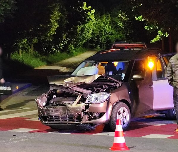 Skodą w Forda. Kolizja nocą na Henryka Głogowskiego-169012