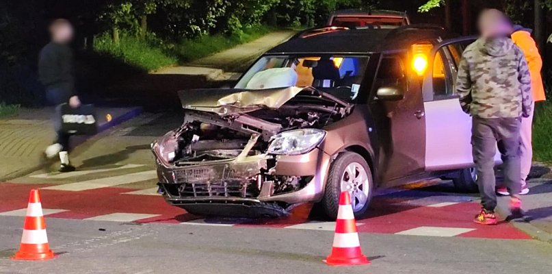 Skodą w Forda. Kolizja nocą na Henryka Głogowskiego - 169012