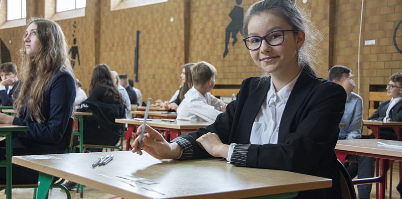Ósmoklasiści piszą dziś egzamin! Wielki test w Głogowie i całej Polsce. - 169017