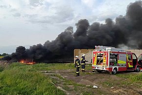 Płonie sterta opon pod Głogowem-169089