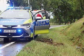 Młody kierowca dachował pod Nielubią. Groźny wypadek na DK12 [FOTO]-169995