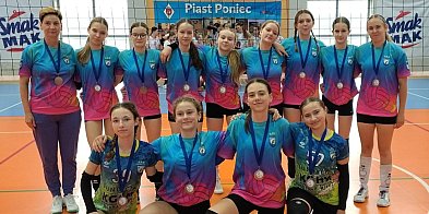 Brązowe medale dla siatkarek z Głogowa-170079