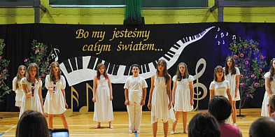 Koncert uczniów w Przedmościu, w gminie Głogów-170146