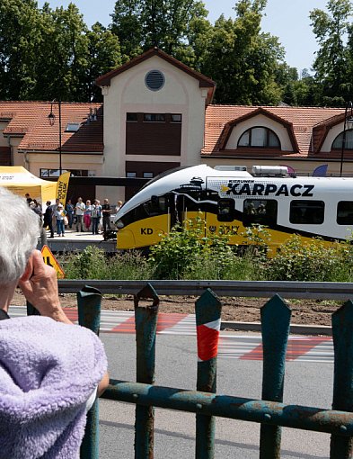 Kolejowa rewolucja na Dolnym Śląsku. Pociągi wracają do Karpacza!-170322
