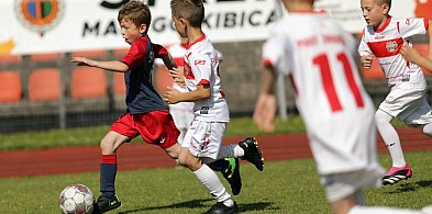Młode talenty na pierwszej murawie Chrobrego Głogów! Przyjechały z okolicy-170346