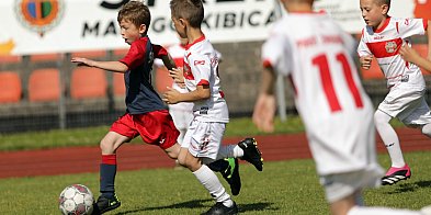 Młode talenty na pierwszej murawie Chrobrego Głogów! Przyjechały z okolicy-170346