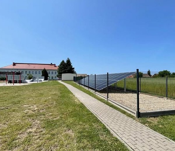 Rozbudowa instalacji fotowoltaicznej przy szkole w Brzegu Głogowskim-170411