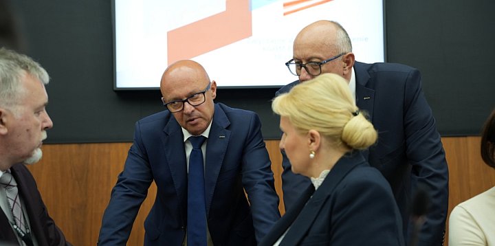 Blisko 2,8 miliarda zysku zostało KGHM! [WIDEO]-170508