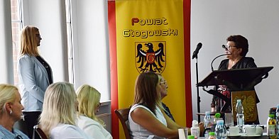 Spięcie na sesji powiatu głogowskiego-170684