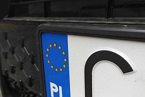 Rejestracja auta przez internet i koniec z przynoszeniem tablic. Rząd przyjął...-171070
