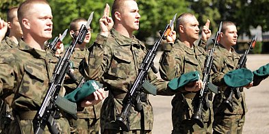 Ślubowali dla ojczyzny! Uroczysta przysięga w Głogowie [FOTO]-171109