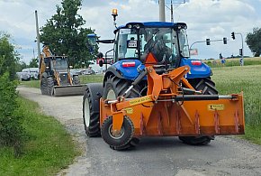Równe drogi w gminie Jerzmanowa – ZGK usprawnia lokalną infrastrukturę-171215