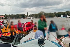 [WIDEO] Akcja ratunkowa w Sławie! Silny wiatr przewrócił żaglówki z dziećmi-171402