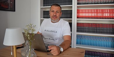 Były detektyw otworzył kawiarnię z książkami w Głogowie. Zbrodnia i kawa-171404